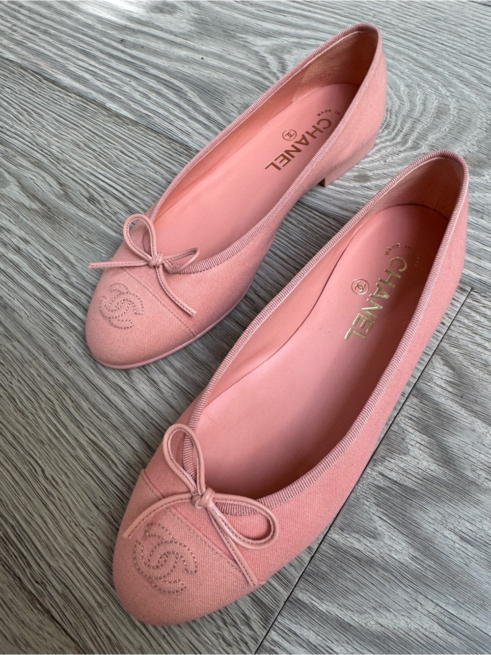 NWT CHANEL Coral Pink Canvas Ballet Flats with Bow - Picture 2 of 9